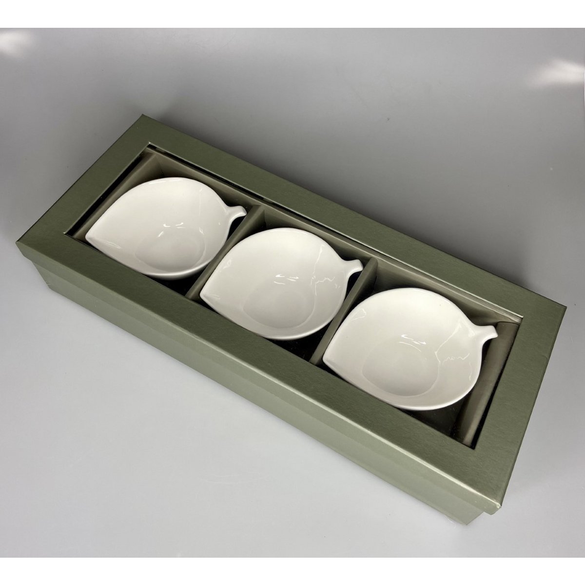 Aulica White Appetizer Bowls with Leaf Tray – Set of 3 product view 6