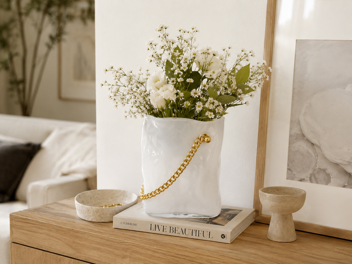 Aulica White Glass Handbag Vase with Gold Handle – 20 × 12 × 24 cm