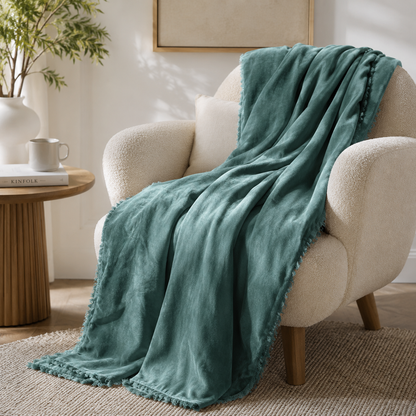 Vivaraise Fara Corinthe Plain Blanket 135 × 200 angled view